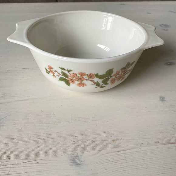 PYREX ENGLAND DISH Cherry Blossom" 6" Bowl, Milk Glass, Nesting Bowl, Vintage - Picture 1 of 6